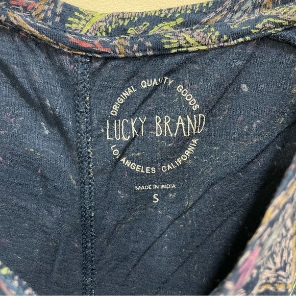 Lucky Brand Paisley Split Back Tee in Navy Size Small - Picture 4 of 11
